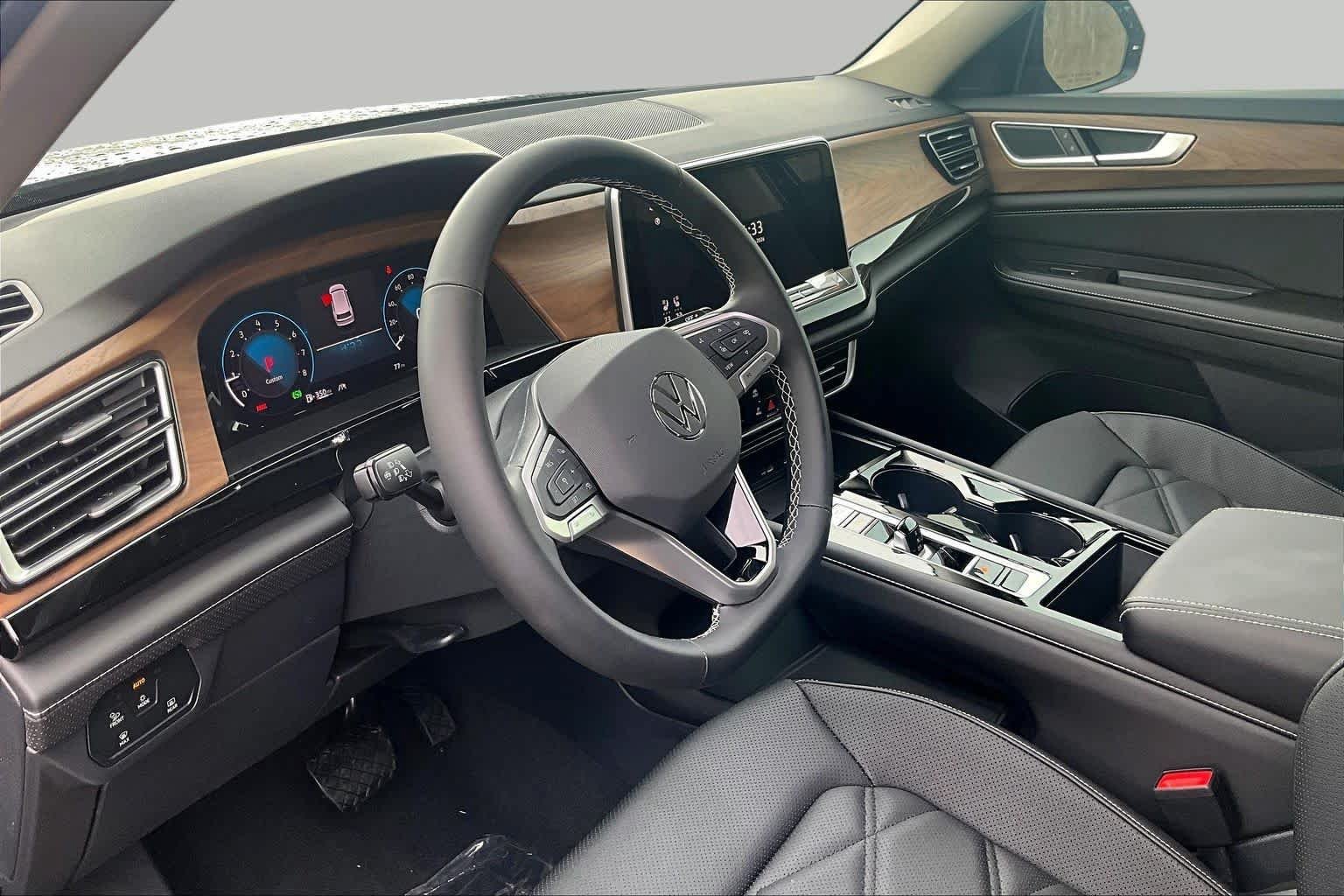 New 2026 Volkswagen Atlas SE FWD image 8