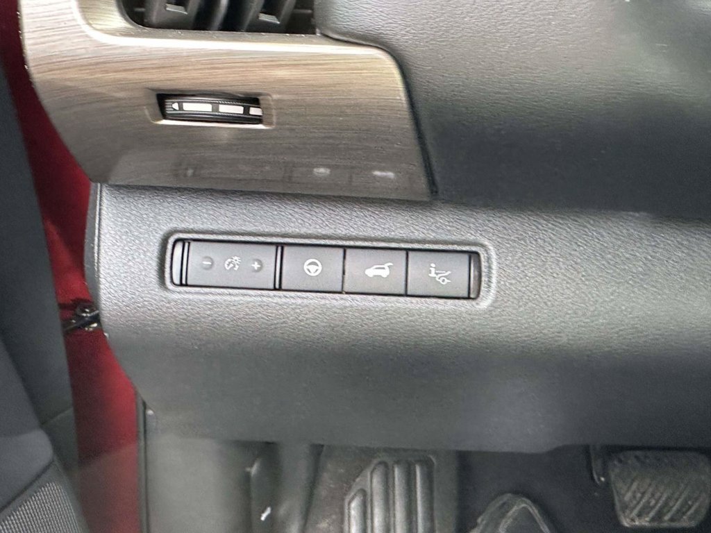 Used 2023 Nissan Pathfinder Platinum w/ Lighting Package (N93) AWD/4WD image 32