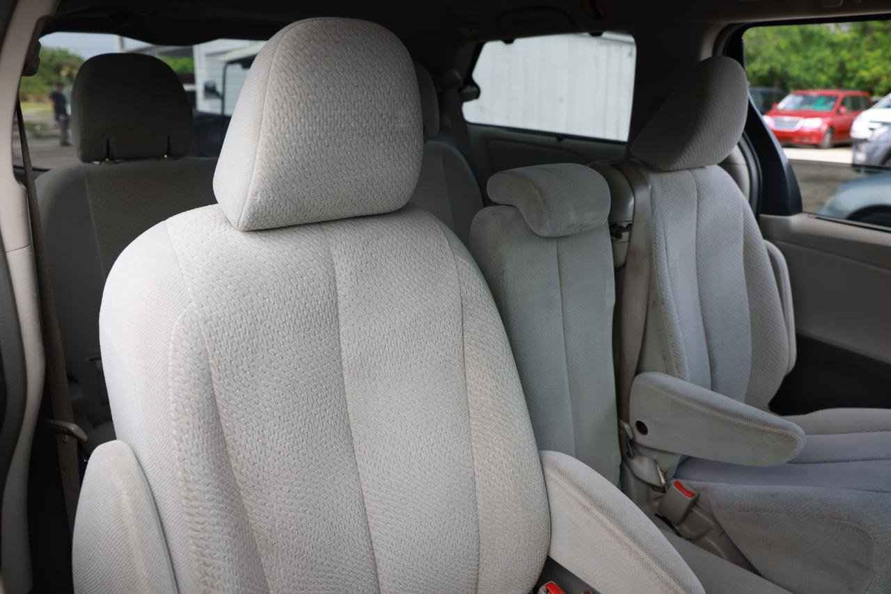Used 2011 Toyota Sienna LE image 14