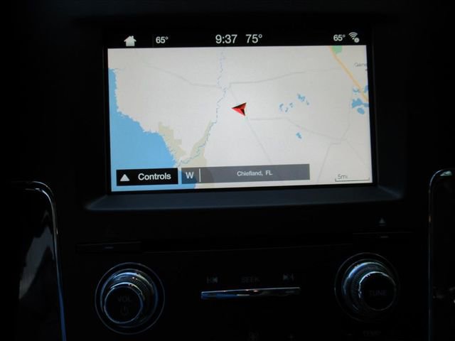 Used 2017 Lincoln Navigator Select image 25