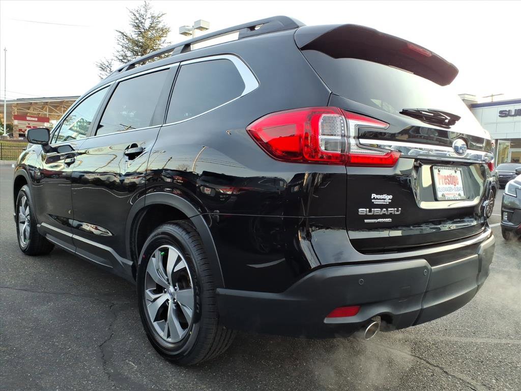 Used 2023 Subaru Ascent Premium w/ Convenience Package image 3