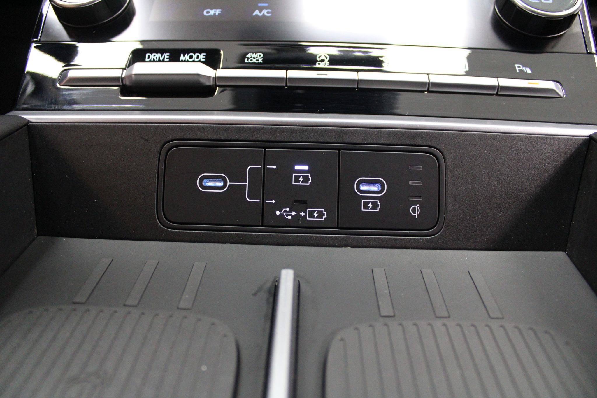 Used 2025 Hyundai Santa Fe SEL AWD/4WD image 41