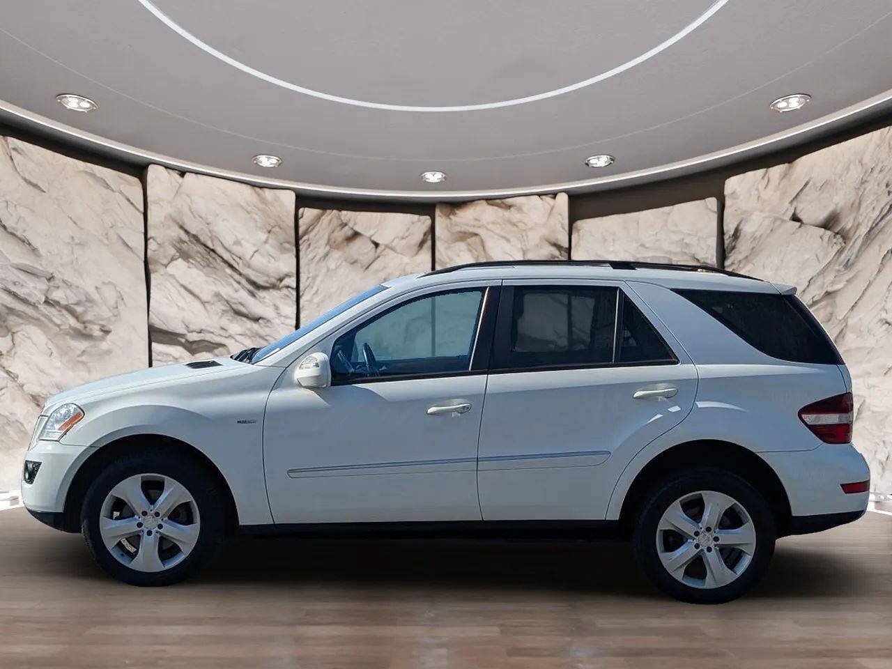 Used 2009 Mercedes-Benz ML 320 BlueTEC 4MATIC image 4