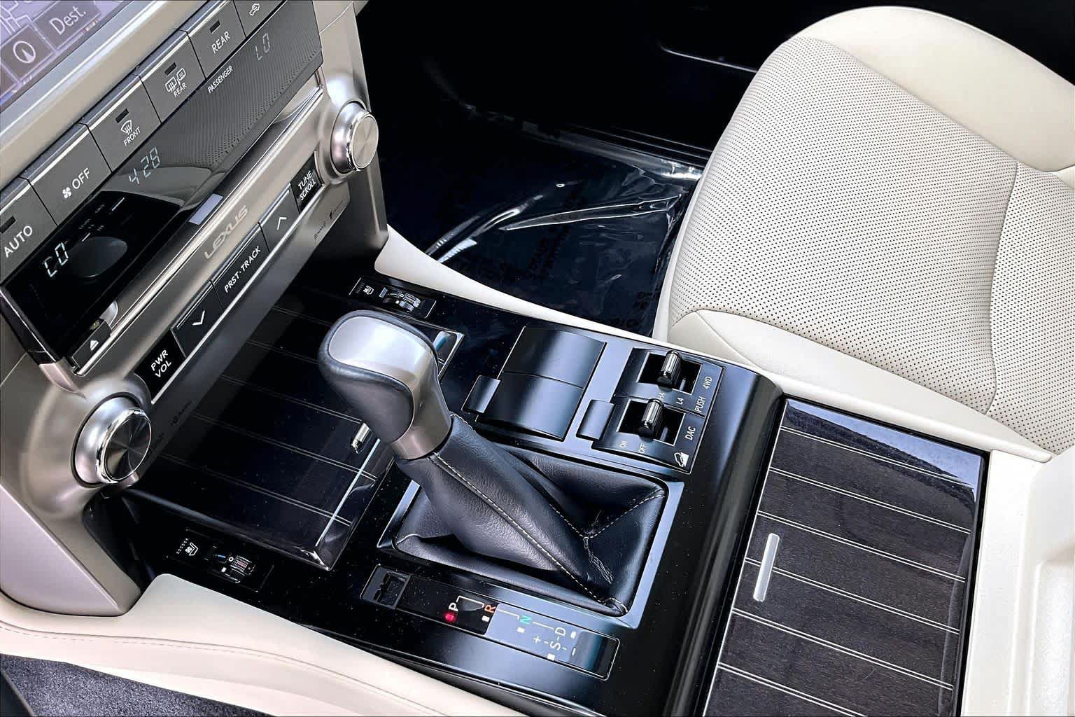 Used 2021 Lexus GX 460 Premium w/ Premium Package AWD/4WD image 17