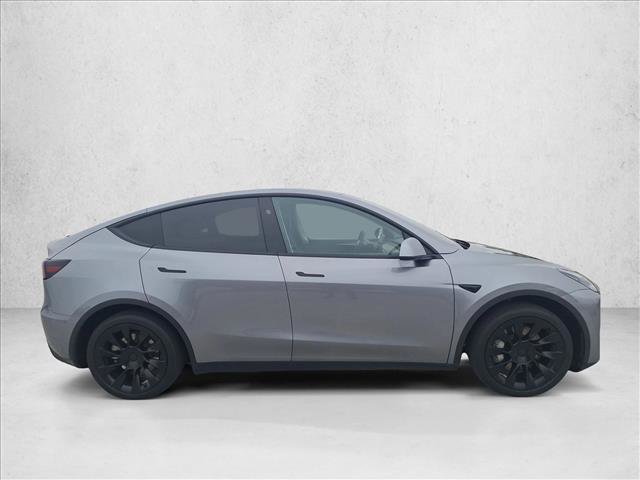 Used 2025 Tesla Model Y Long Range RWD image 4