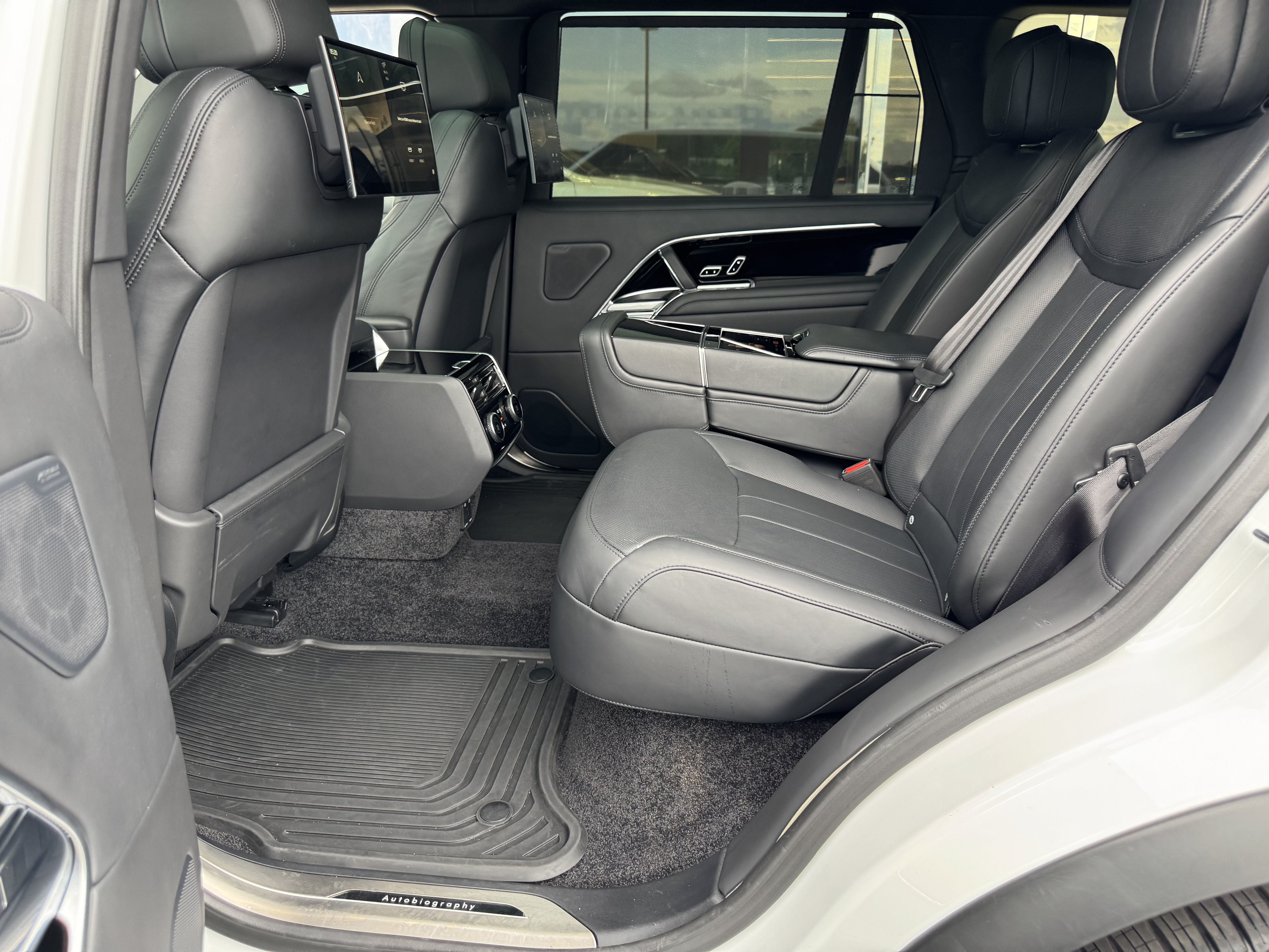 Certified 2023 Land Rover Range Rover Long Wheelbase Autobiography AWD/4WD image 5