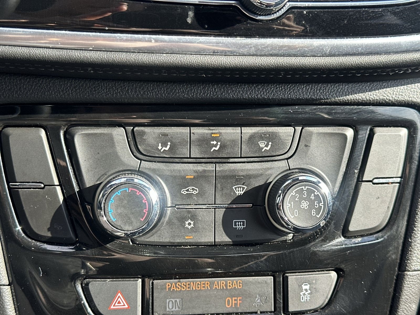 Used 2021 Buick Encore Preferred w/ Safety Package FWD image 21