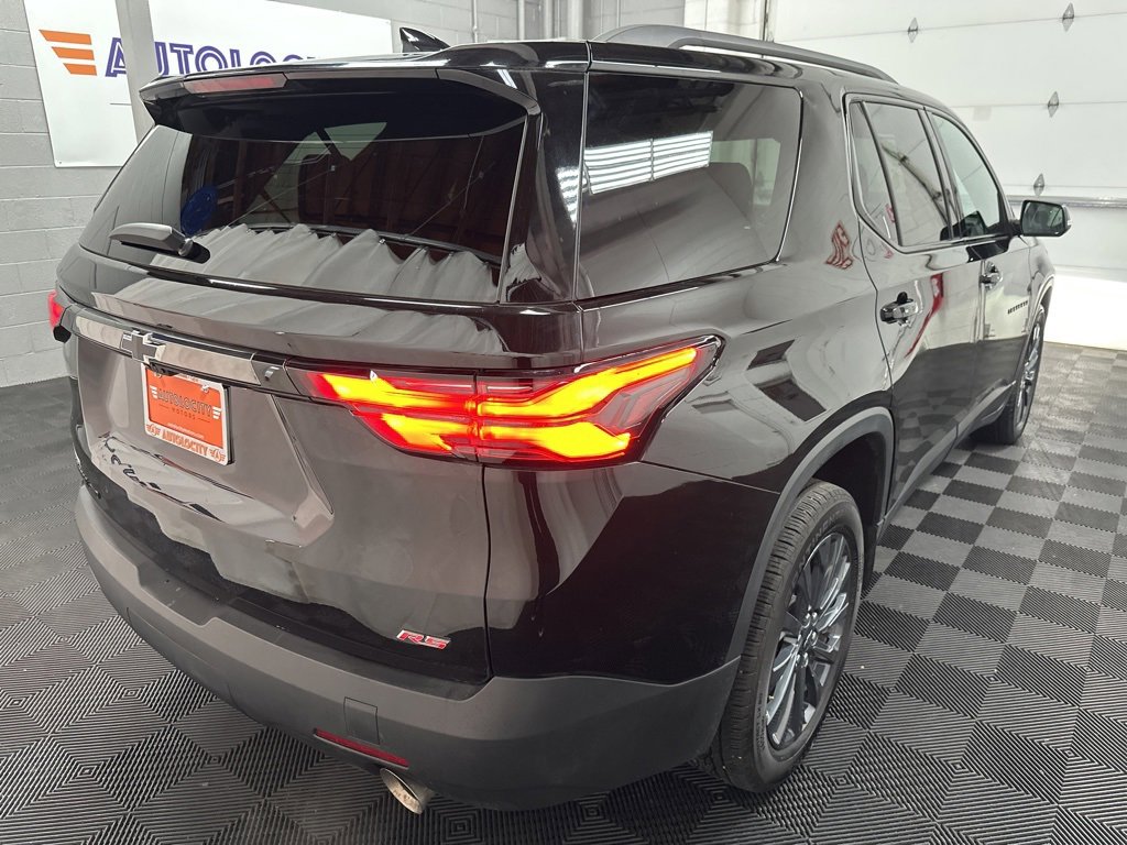Used 2023 Chevrolet Traverse RS image 9