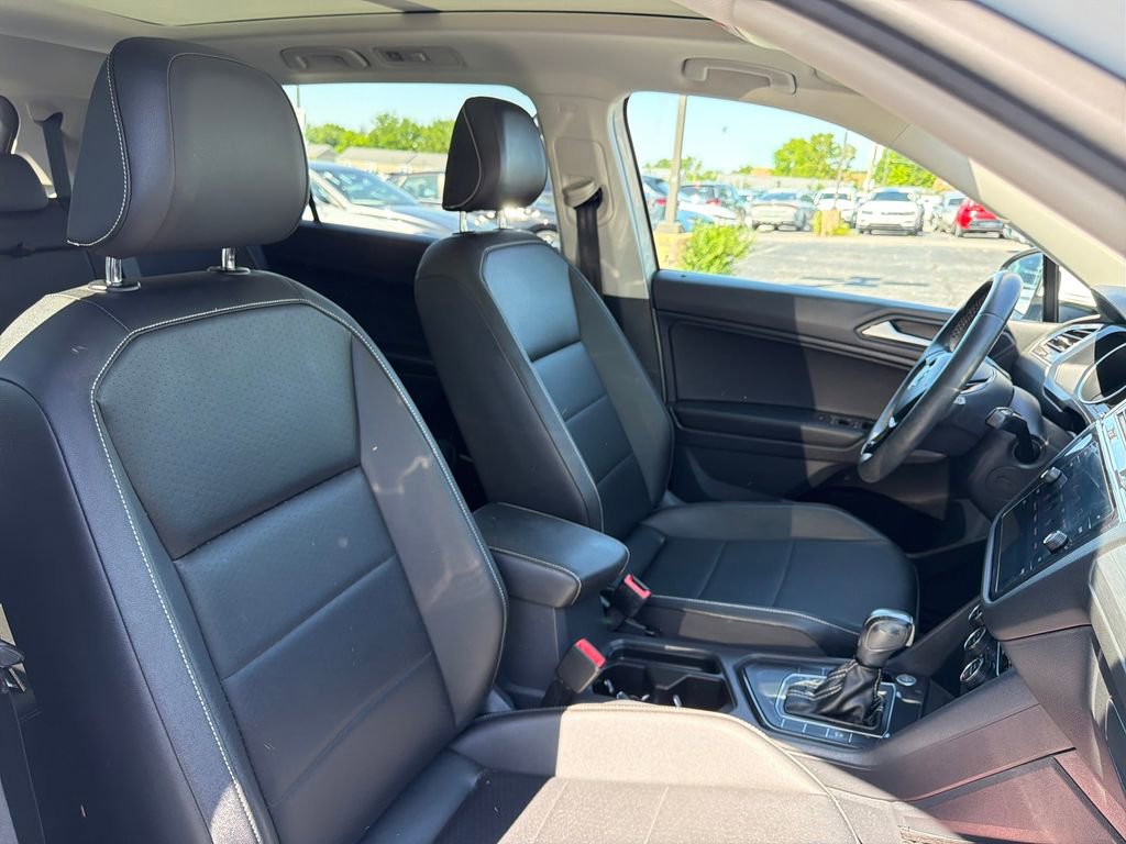 Used 2021 Volkswagen Tiguan SE w/ Panoramic Sunroof Package FWD image 50