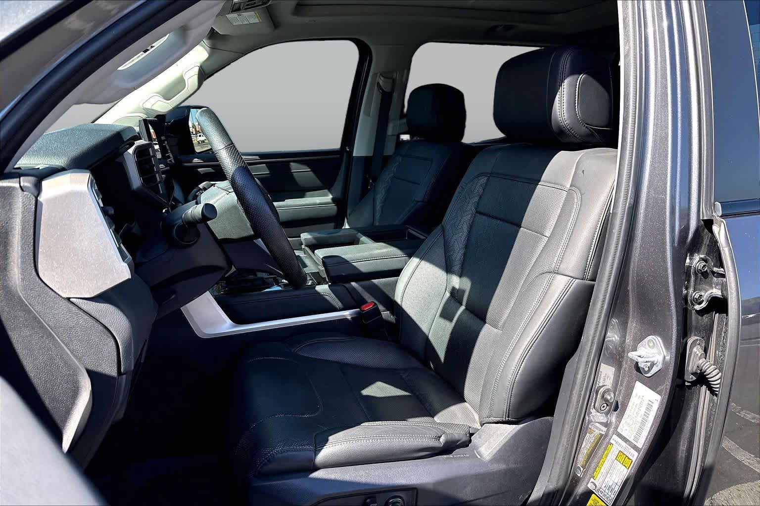 Used 2024 Toyota Tundra Limited AWD/4WD image 7