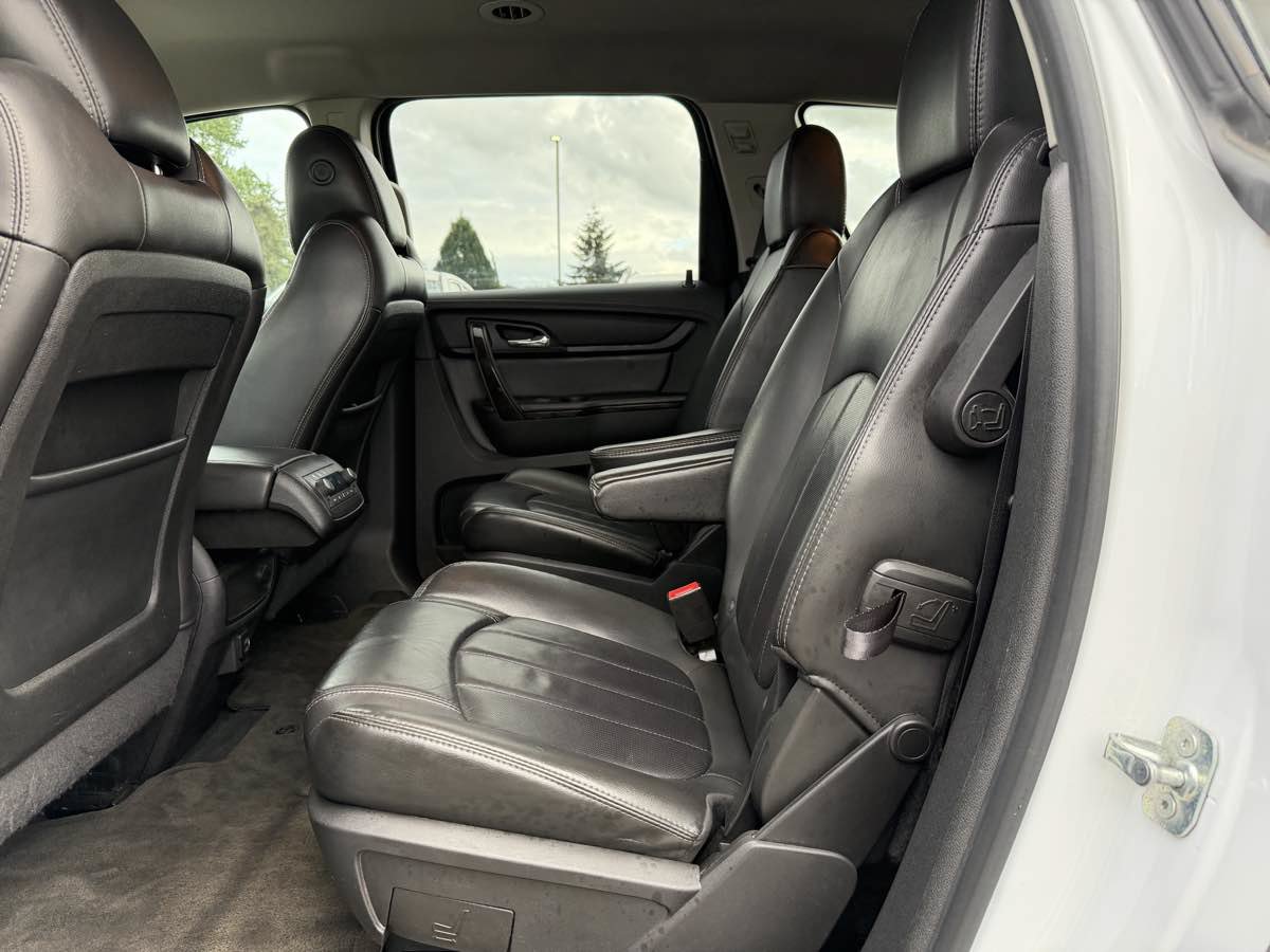 Used 2016 Chevrolet Traverse LTZ AWD/4WD image 15
