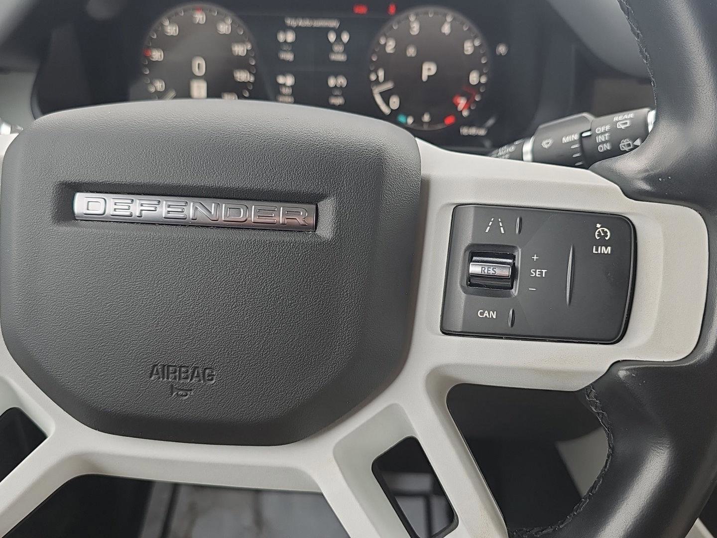 Used 2023 Land Rover Defender 130 SE image 25