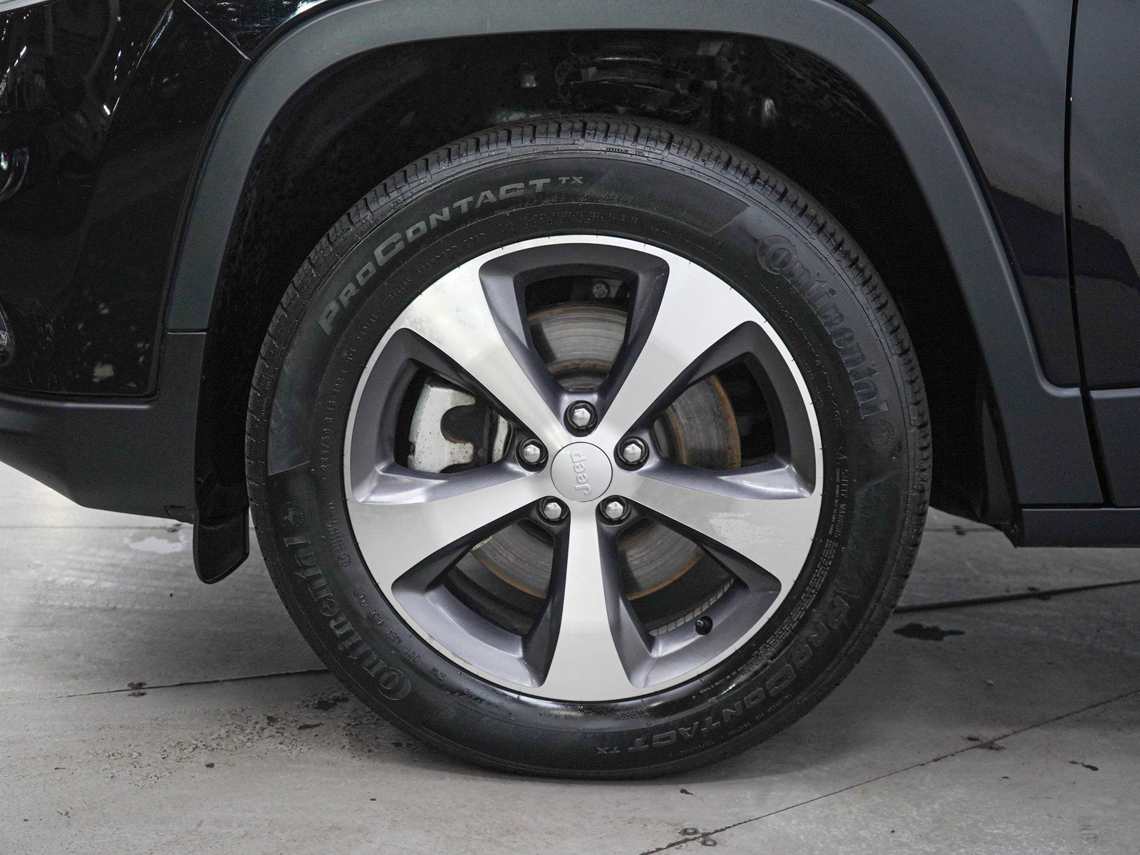Used 2022 Jeep Cherokee Limited AWD/4WD image 29