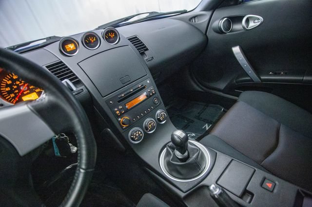 Used 2005 Nissan 350Z Coupe w/ (N93) Cargo Convenience Pkg RWD image 45