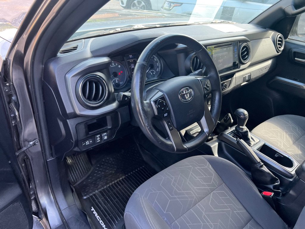 Used 2017 Toyota Tacoma TRD Off-Road image 44