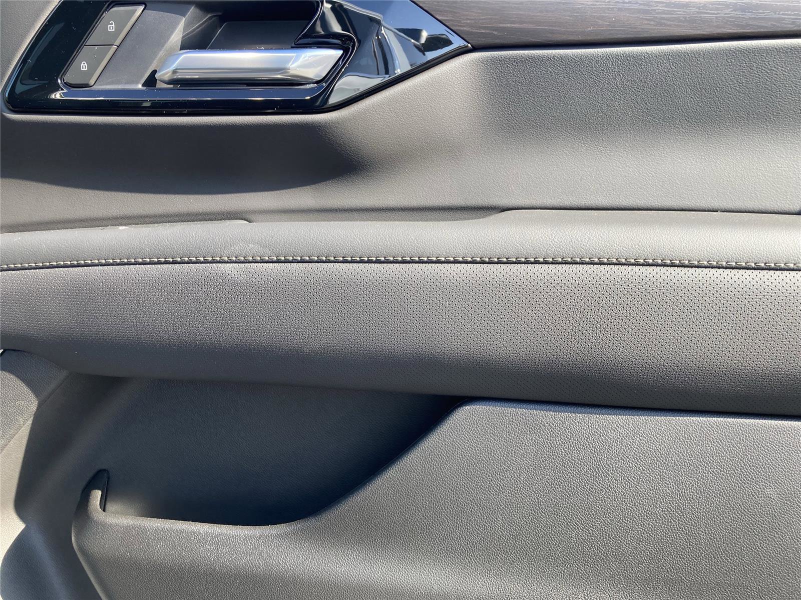 New 2026 Chevrolet Suburban Premier image 31