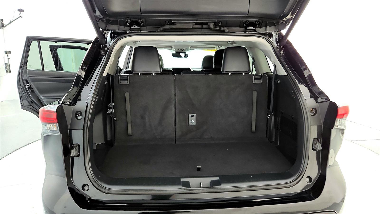 Used 2024 Toyota Highlander XLE image 20