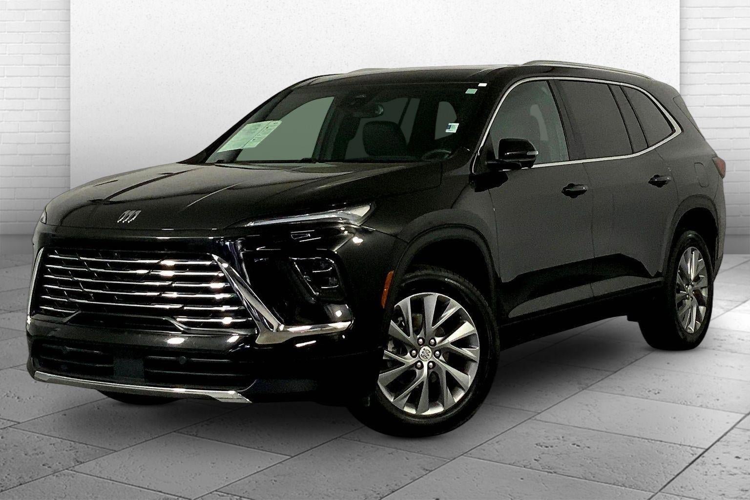 Used 2025 Buick Enclave Preferred FWD image 12