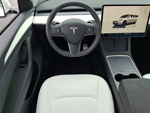 Used 2024 Tesla Model Y Performance image 12