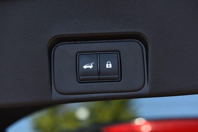 Certified 2025 Nissan Rogue SV image 25