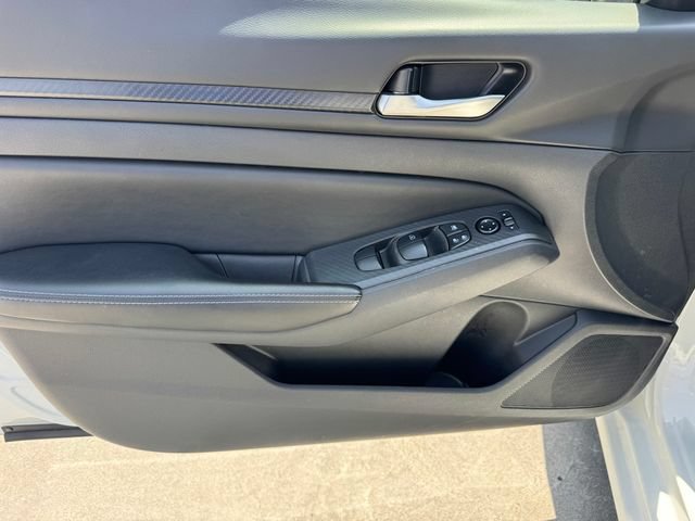 Used 2024 Nissan Altima 2.5 SV FWD image 13