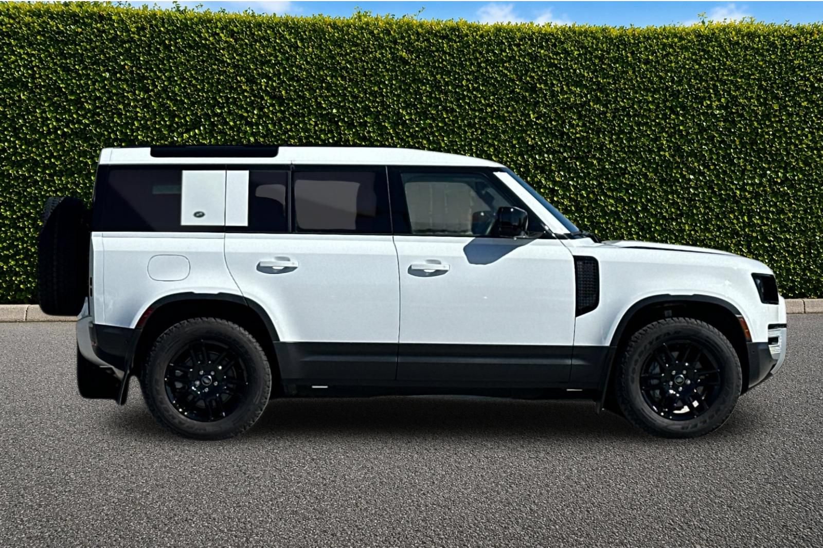 Used 2024 Land Rover Defender 110 S AWD/4WD image 3