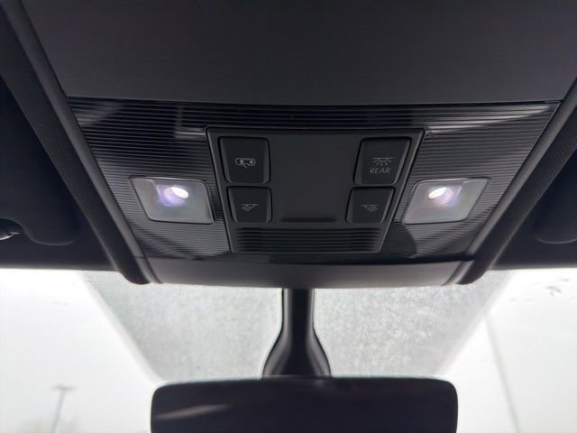 Used 2022 Volkswagen Atlas Cross Sport SE image 27