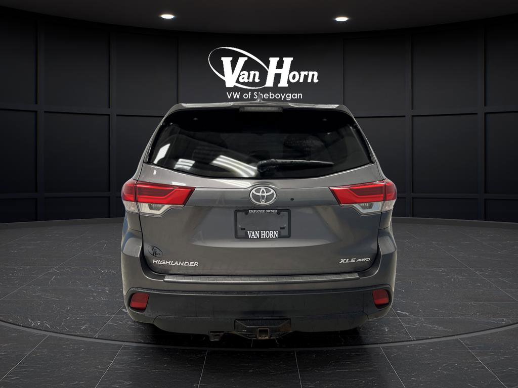 Used 2017 Toyota Highlander XLE AWD/4WD image 13