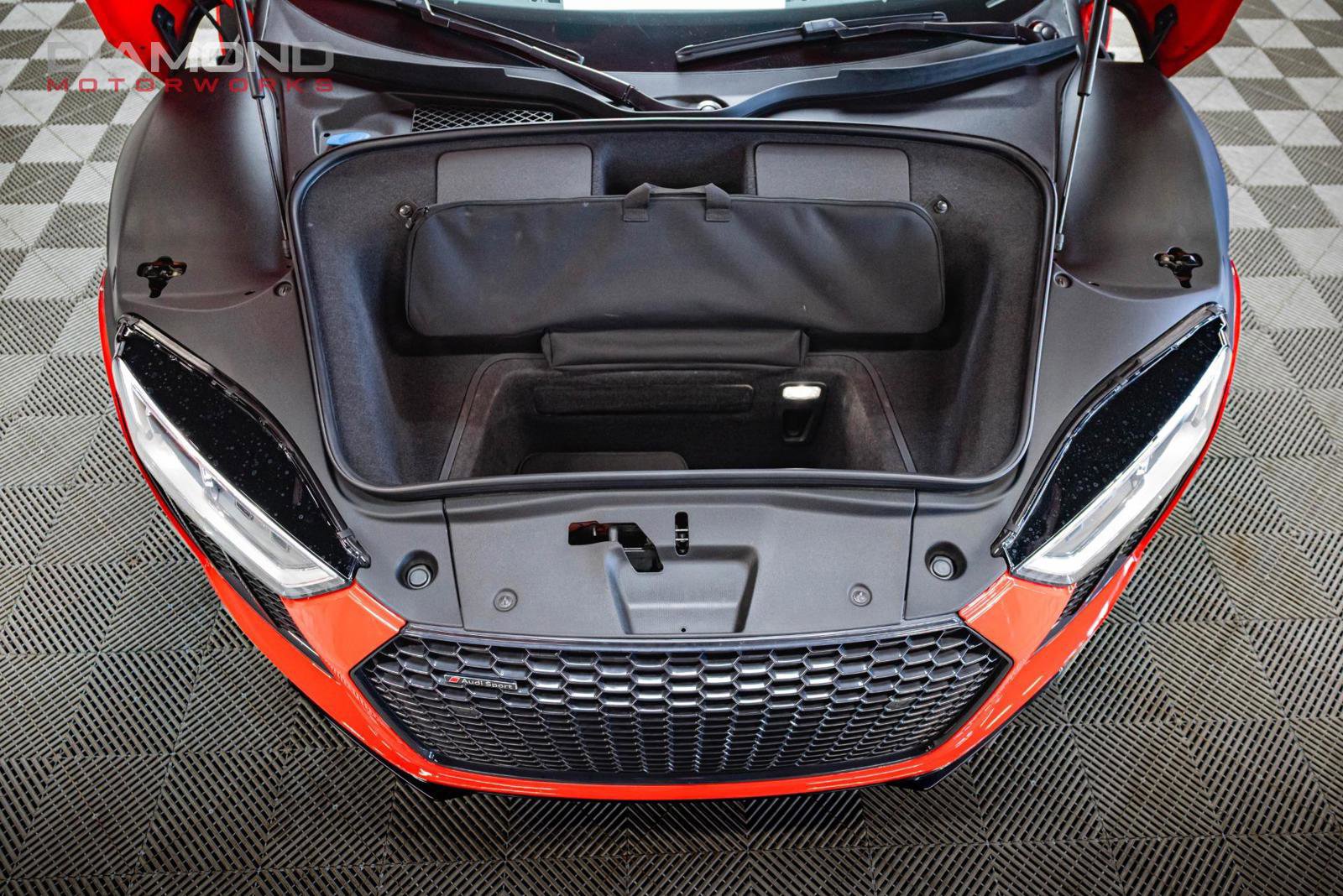 Used 2018 Audi R8 V10 w/ Carbon Exterior Package image 89