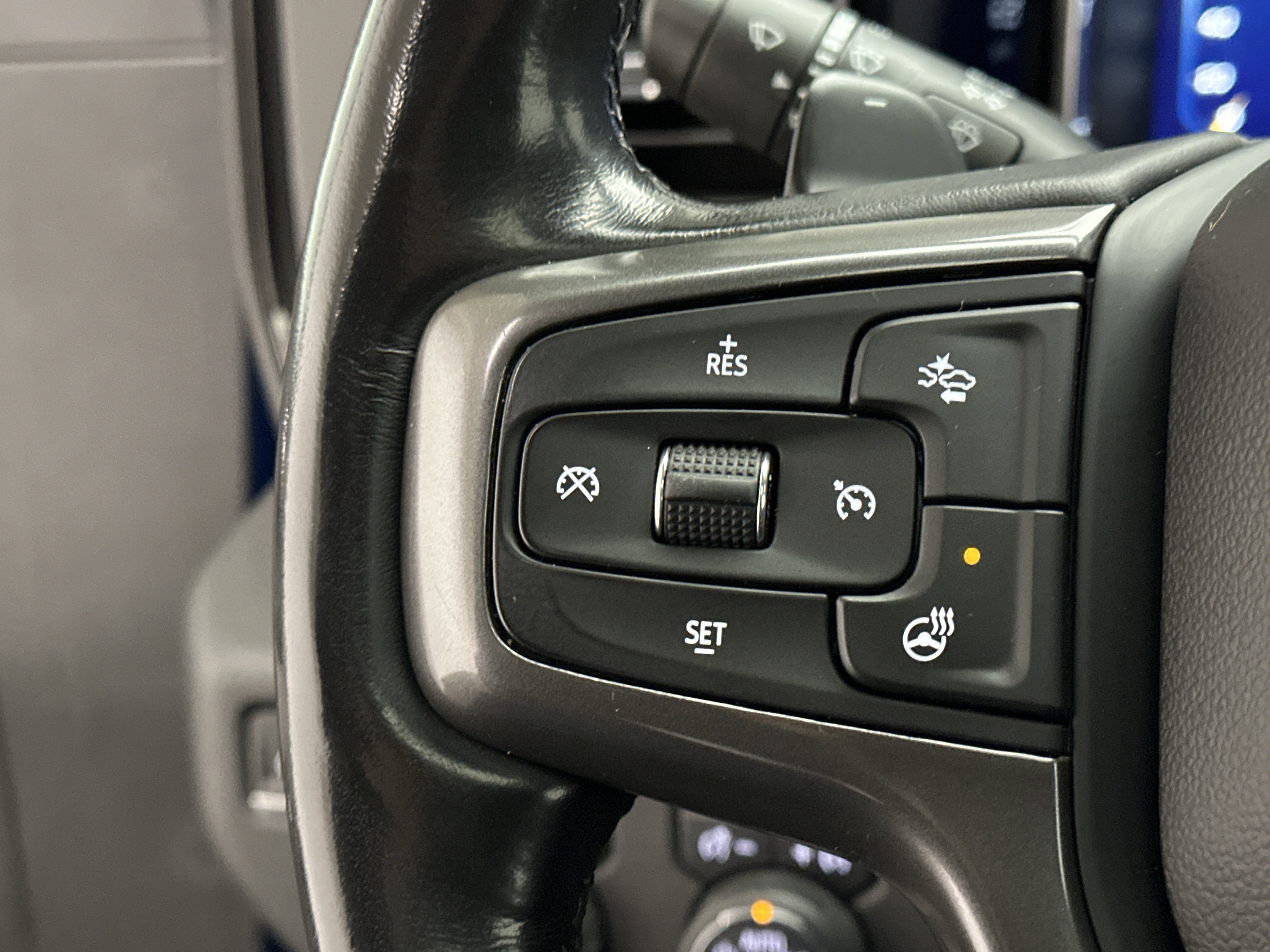 Used 2022 Chevrolet Silverado 1500 ZR2 w/ Technology Package image 32