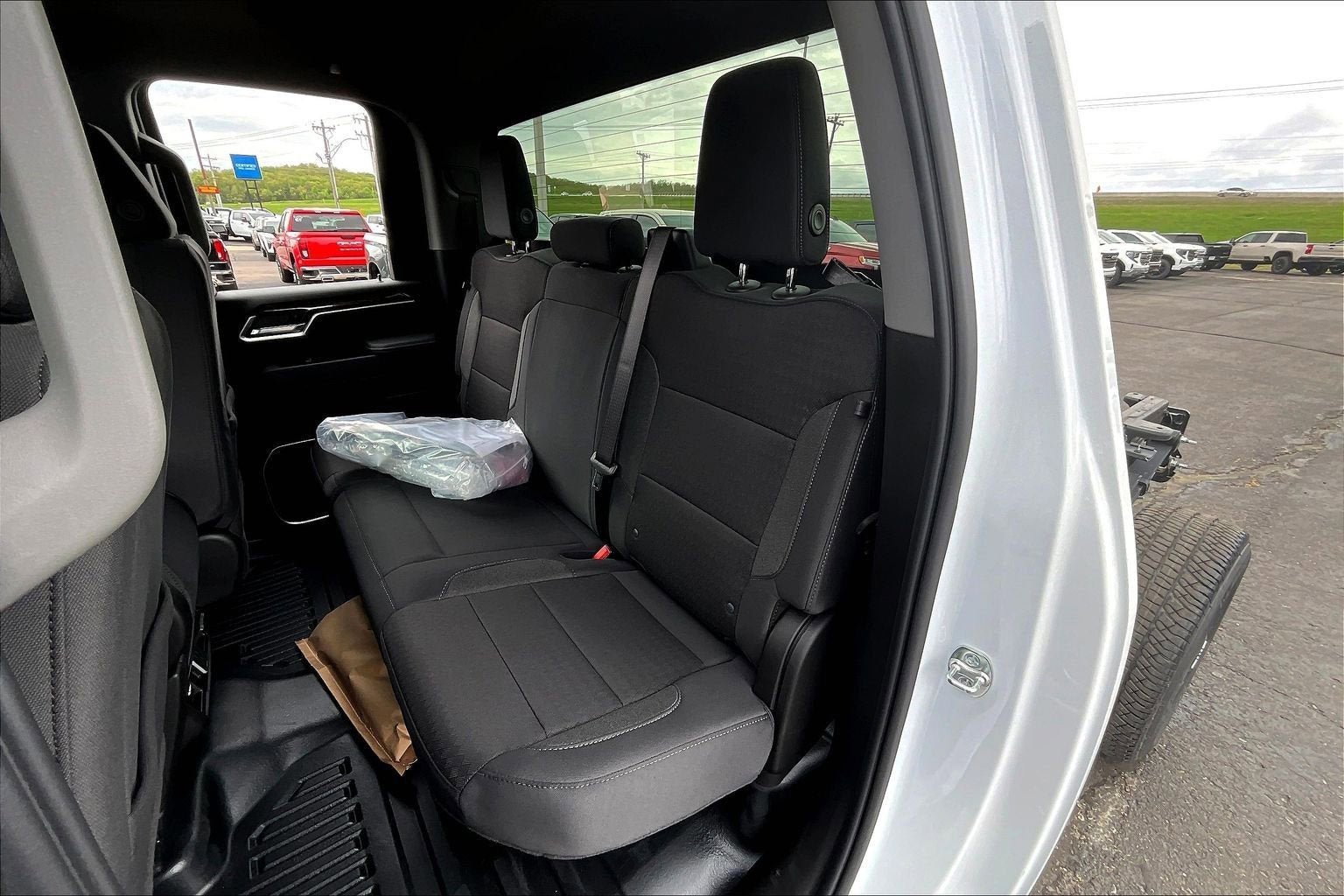 New 2026 GMC Sierra 3500 SLE w/ SLE Convenience Package AWD/4WD image 10