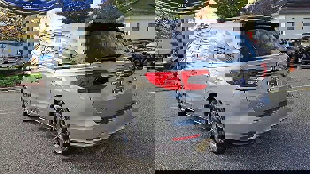 Used 2024 Honda Odyssey EX image 2