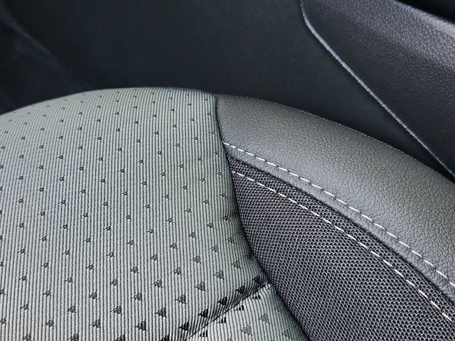 New 2026 Chevrolet Trax LT w/ Sunroof Package FWD image 32