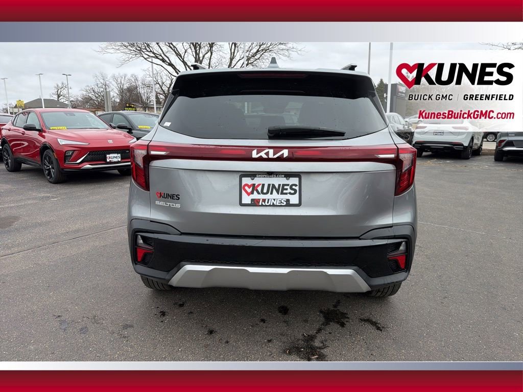 Used 2025 Kia Seltos S image 8