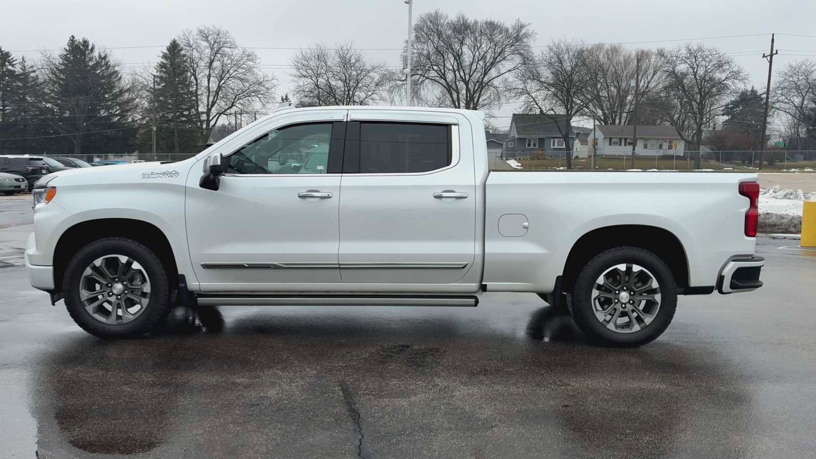 Certified 2022 Chevrolet Silverado 1500 High Country w/ Z71 Off-Road Package image 5