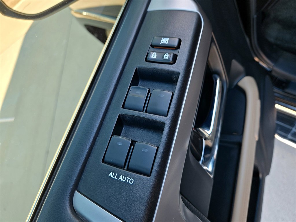 Used 2015 Toyota 4Runner Limited image 33