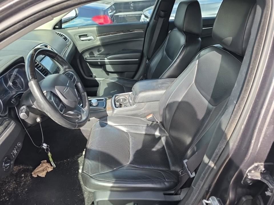 Used 2020 Chrysler 300 Limited AWD/4WD image 4