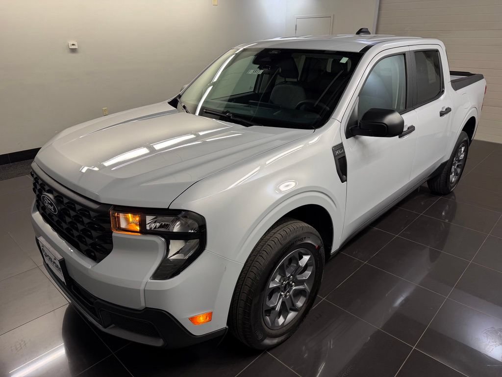 New 2026 Ford Maverick XLT w/ Equipment Group 301A AWD/4WD image 3