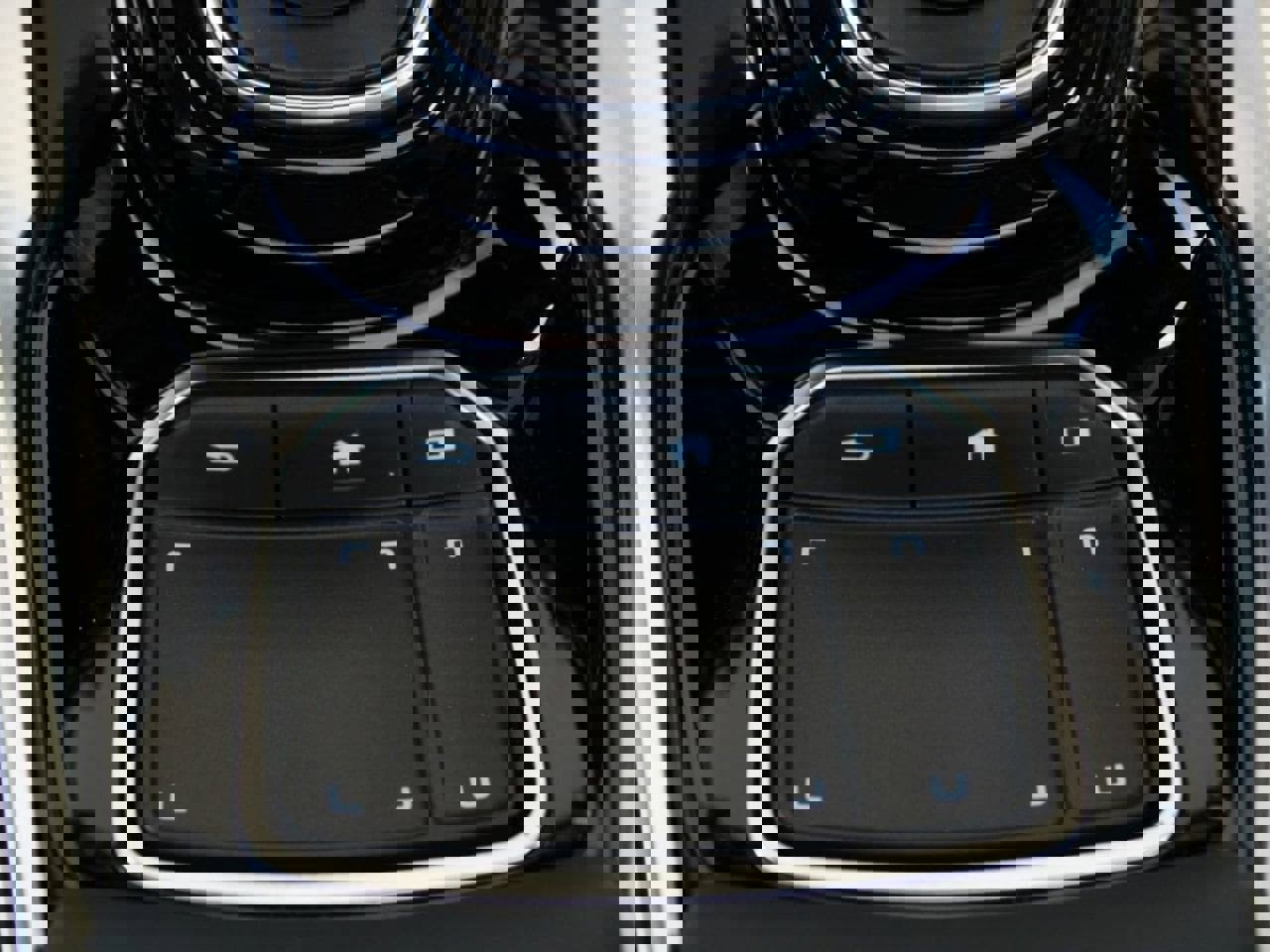 Used 2025 Acura RDX SH-AWD image 25