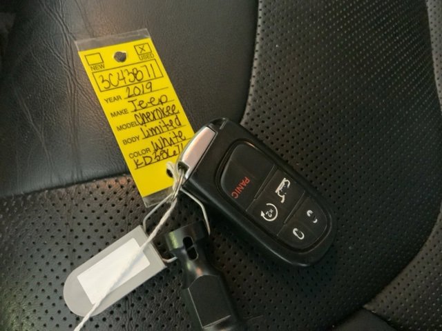 Used 2019 Jeep Cherokee Limited image 50