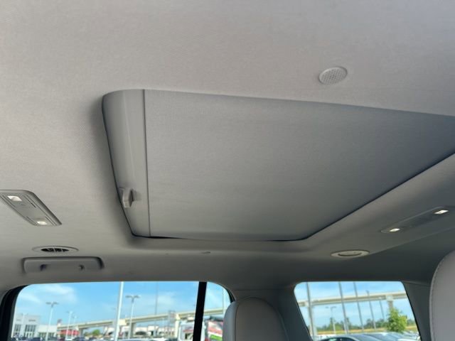 Used 2023 GMC Acadia SLT image 49