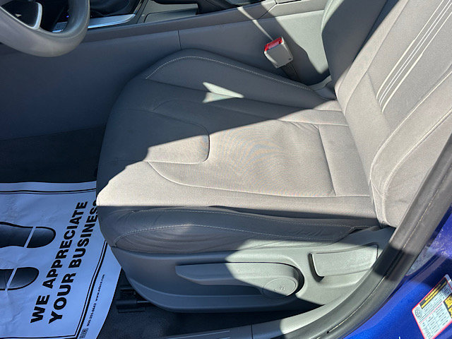 Used 2023 Hyundai Elantra SEL w/ Cargo Package FWD image 13