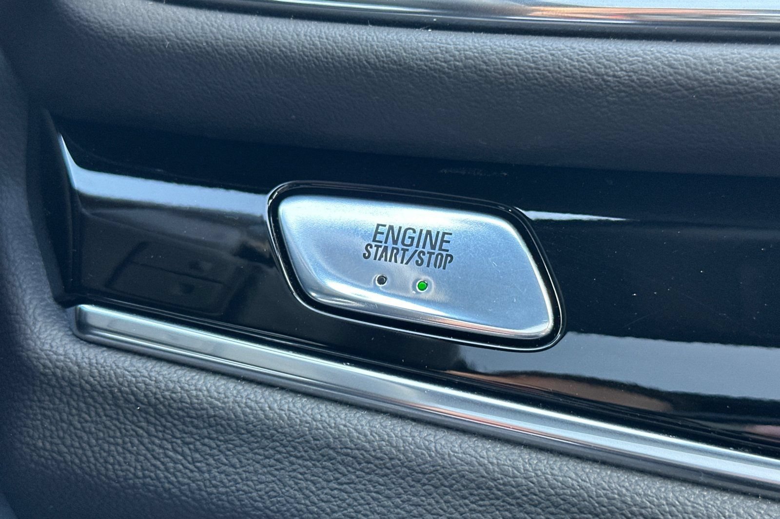 Certified 2024 Buick Enclave Avenir FWD image 32