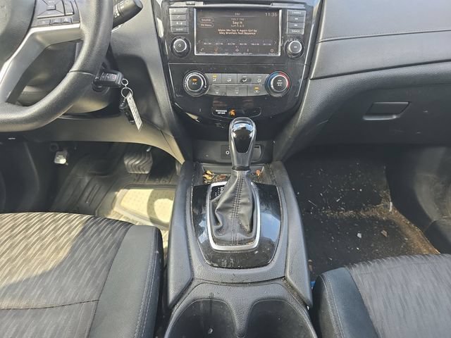 Used 2019 Nissan Rogue S w/ Special Edition Package FWD image 3