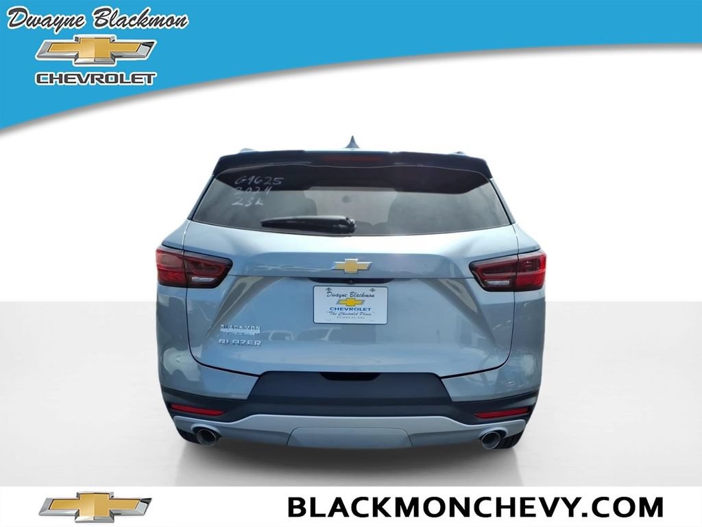 Used 2024 Chevrolet Blazer LT w/ Convenience Package FWD image 3
