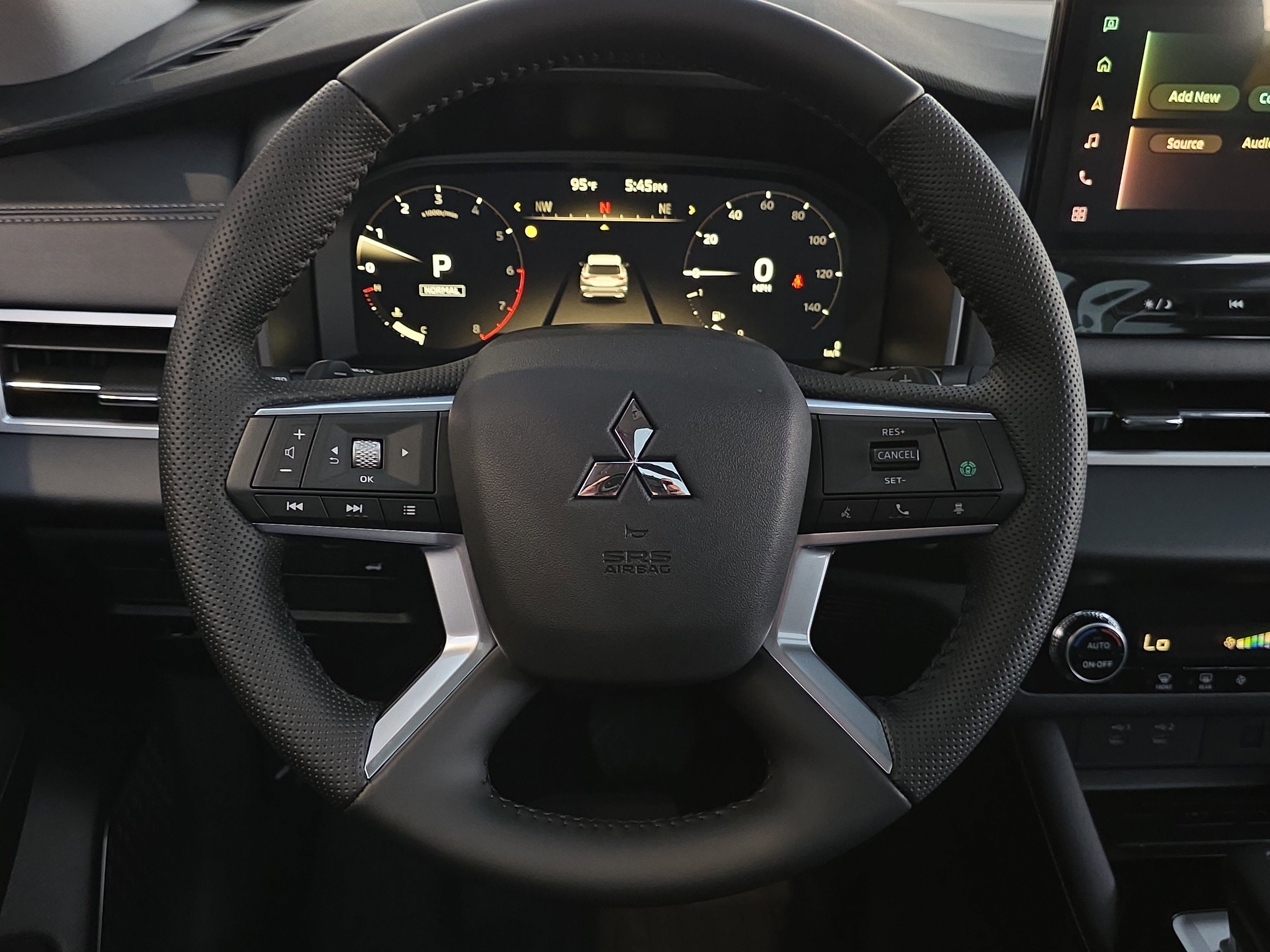 New 2025 Mitsubishi Outlander SE image 12