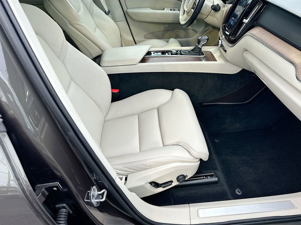 Used 2020 Volvo XC60 T5 Inscription w/ Protection Package Premier image 29