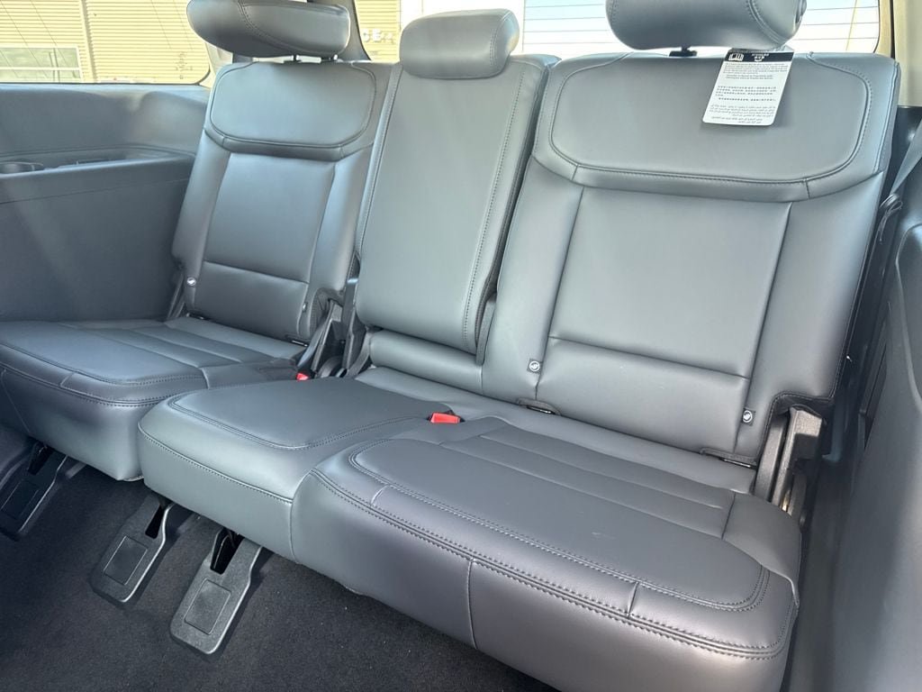 New 2026 Ford Expedition Active RWD image 12