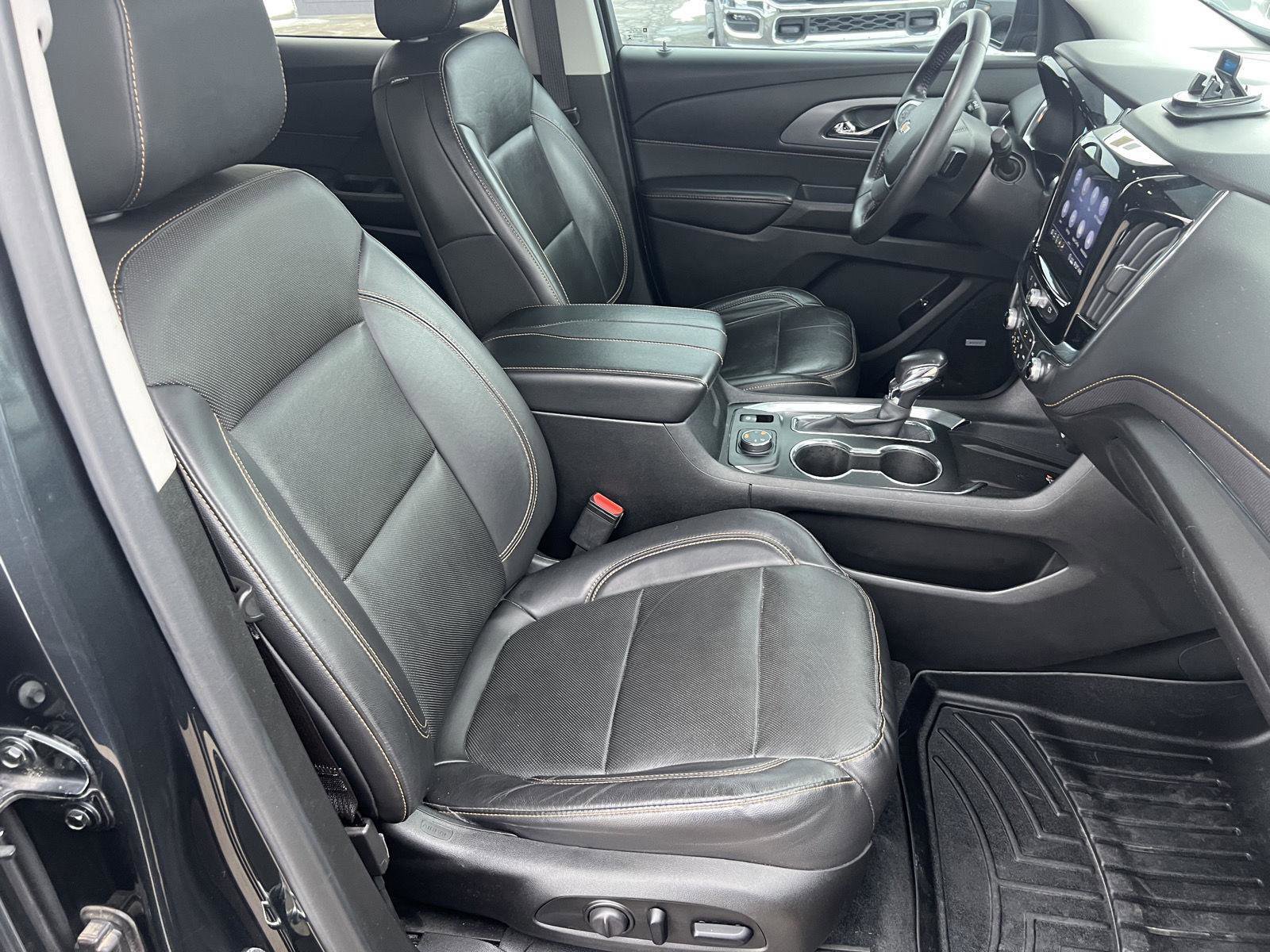 Used 2021 Chevrolet Traverse Premier image 35