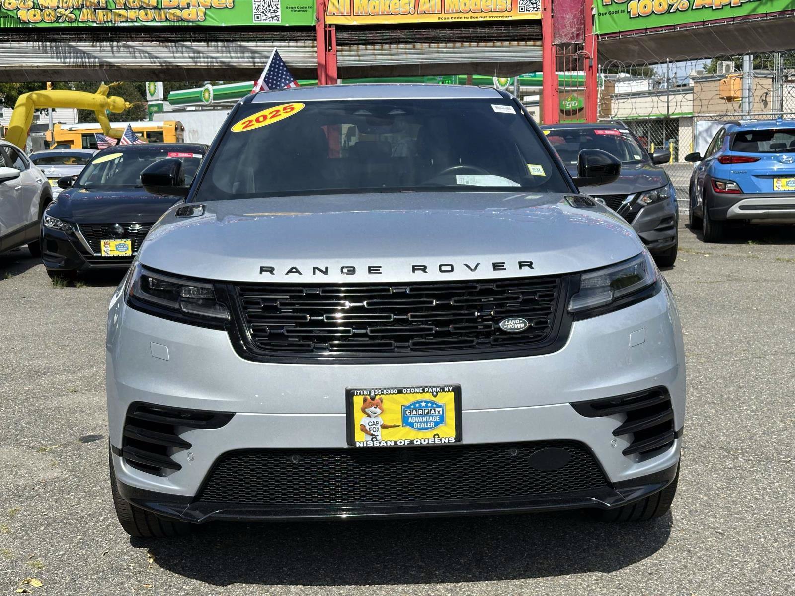 Used 2025 Land Rover Range Rover Velar Dynamic SE AWD/4WD image 8